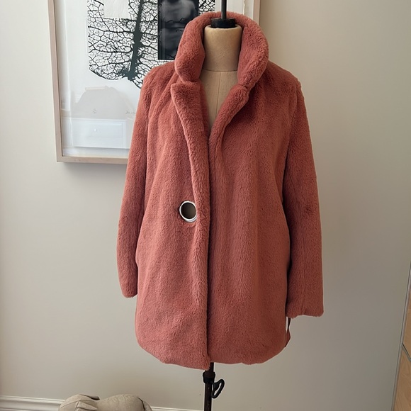 ICHI | Tavana Plush Faux Fur Coat - Picture 5 of 7